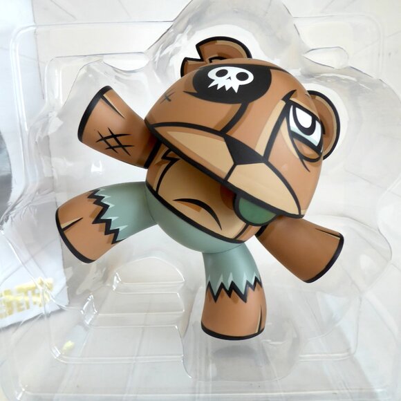 NEW 2007 6" SIGNED LE 700 KIDROBOT PIRATE TEETER DESIGNER ART URBAN VINYL FIGURE - Picture 3 of 13